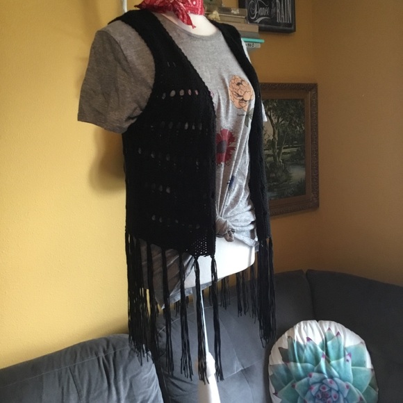 Bongo Knit Fringe Vest - Picture 8 of 8